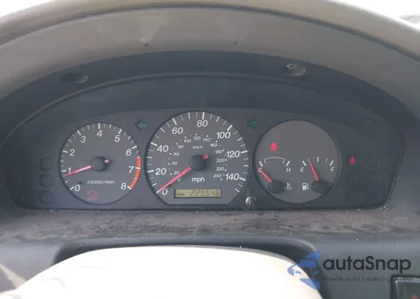 2001 Mazda 626 Es/Lx z USA, uszkodzony, nr VIN 1YVGF22C715225501